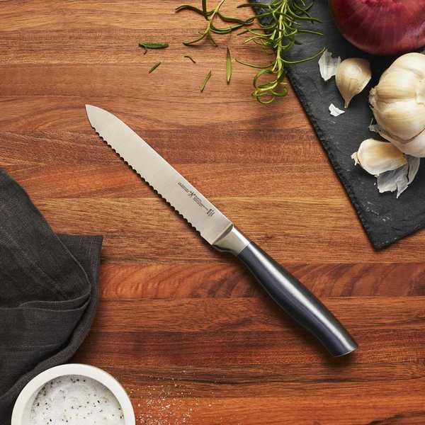 Serrated Utility Knife, 5