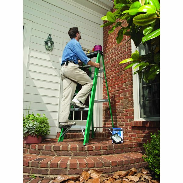 8 ft Fiberglass Stepladder