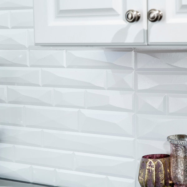 Fasade 18in x 24in Vista Gloss White Backsplash Panel 5pk