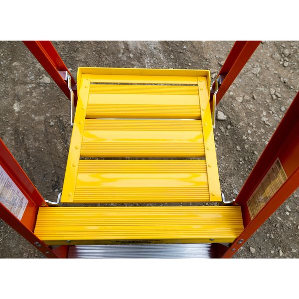 7 ft Fiberglass Podium Stepladder