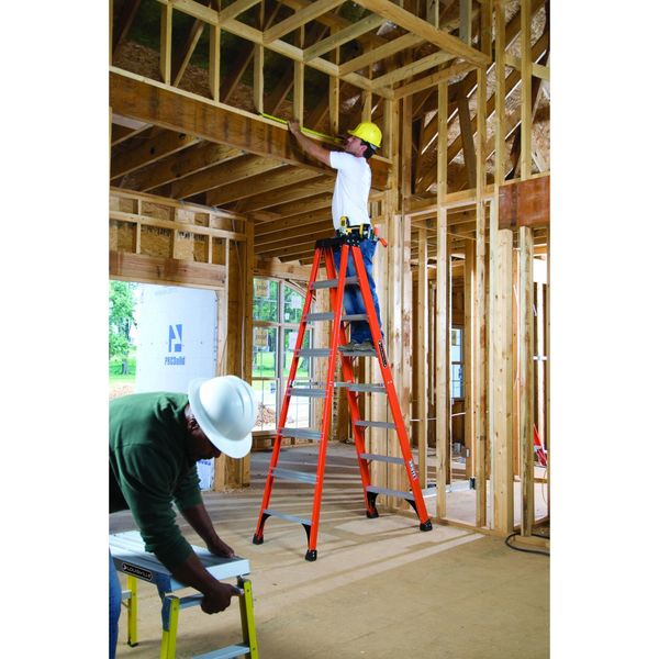 10 ft Fiberglass Stepladder