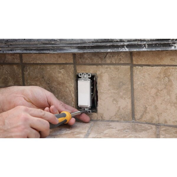 1 -Gang Vertical Weatherproof Decorator Switch Cover, 3.02