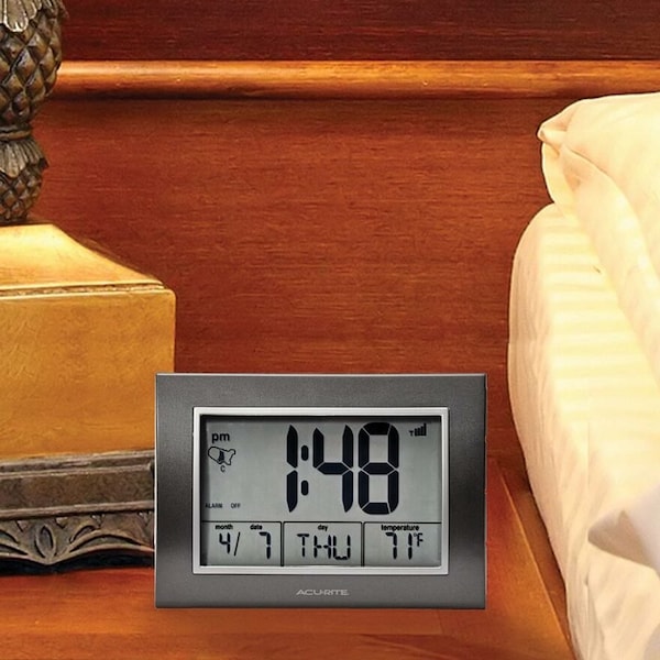Atomic Desk Clock, w/Temperature