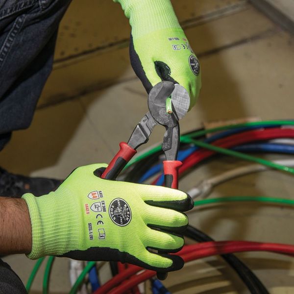 Journeymanâ¢ High Leverage Cable Cutter with Stripping