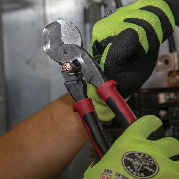Journeymanâ¢ High Leverage Cable Cutter with Stripping