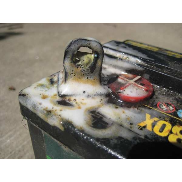 Battery Terminal Cleaner, Aerosol Spray Can, 12 oz, 11 oz nt wt, Nonflammable