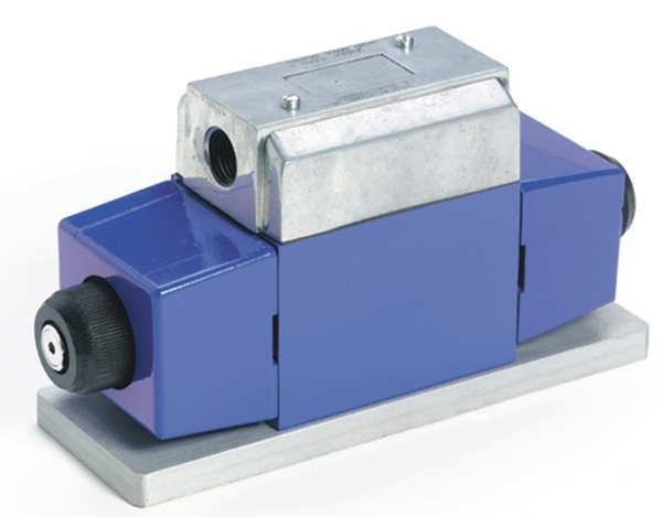Hydraulic Valve, 4 Way, Tandem, 12VDC