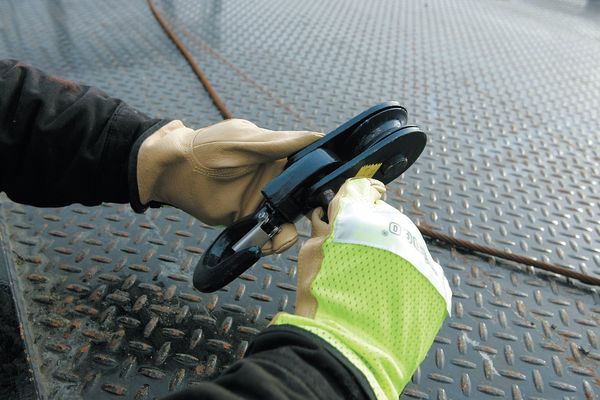 Snatch Block, Wire Rope, 7/8 in Max Cable Size, 30,000 lb Max Load, Painted
