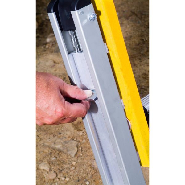 Fiberglass Extension Ladder, 375 lb Load Capacity