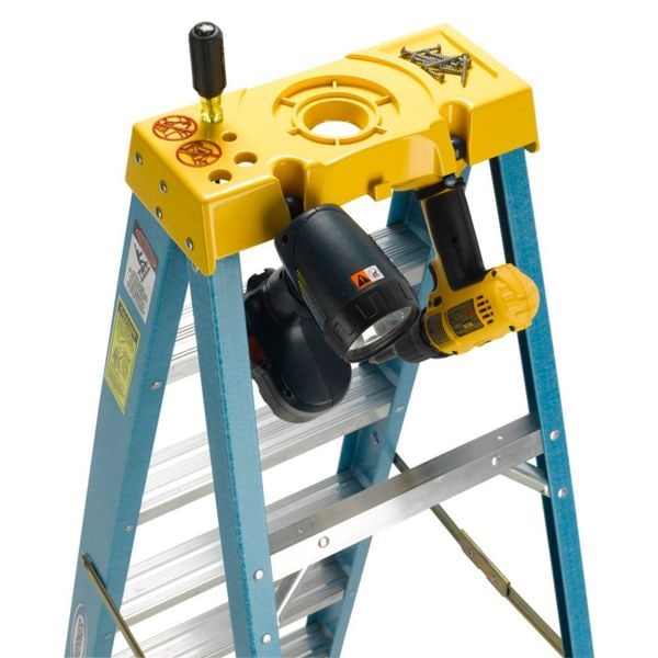 4 ft Fiberglass Stepladder