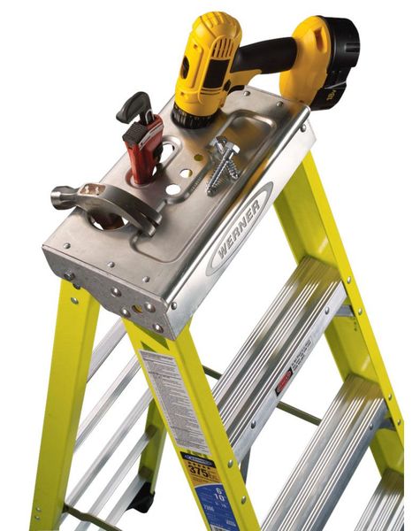 4 ft Fiberglass Stepladder