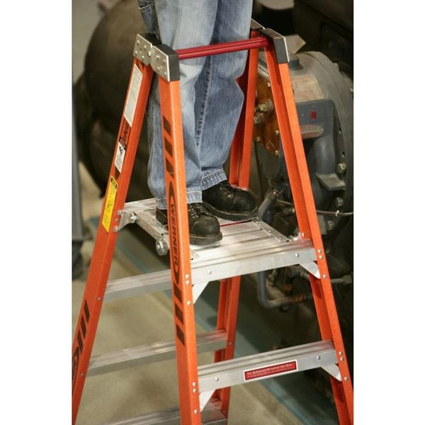 6 ft Fiberglass Platform Stepladder