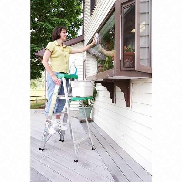 4 ft Aluminum Stepladder