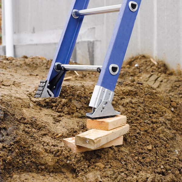 Fiberglass Extension Ladder, 300 lb Load Capacity