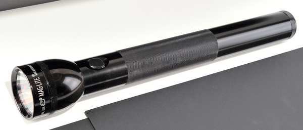 Black No Xenon Industrial Handheld Flashlight, Alkaline D, 98 lm