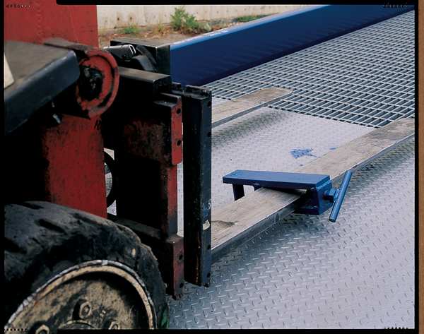 Yard Ramp, 20,000 lb, 30 ft, Width 70 In
