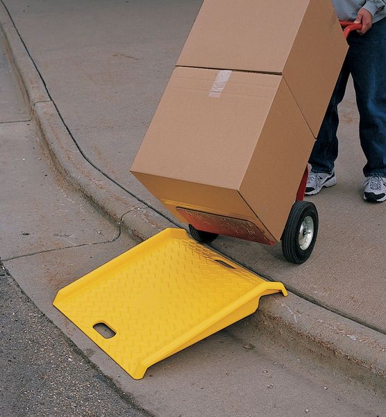 Curb Ramp, Polyethylene, 1000 LB.