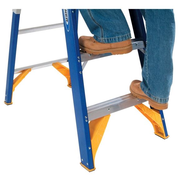 8 ft Fiberglass Stepladder