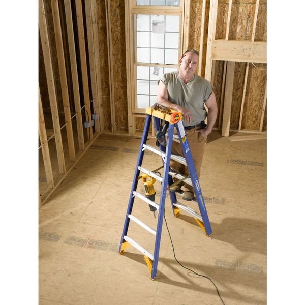 6 ft Fiberglass Stepladder