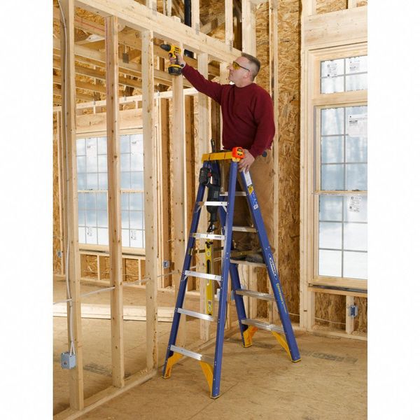 6 ft Fiberglass Stepladder